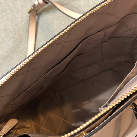 Michael Kors Tote and hand bag - dusty rose color - Picture 8 of 8